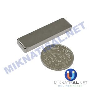 Boy 40mm  En 10mm Kalınlık 5mm N35 seri Güçlü Neodyum Mıknatıs