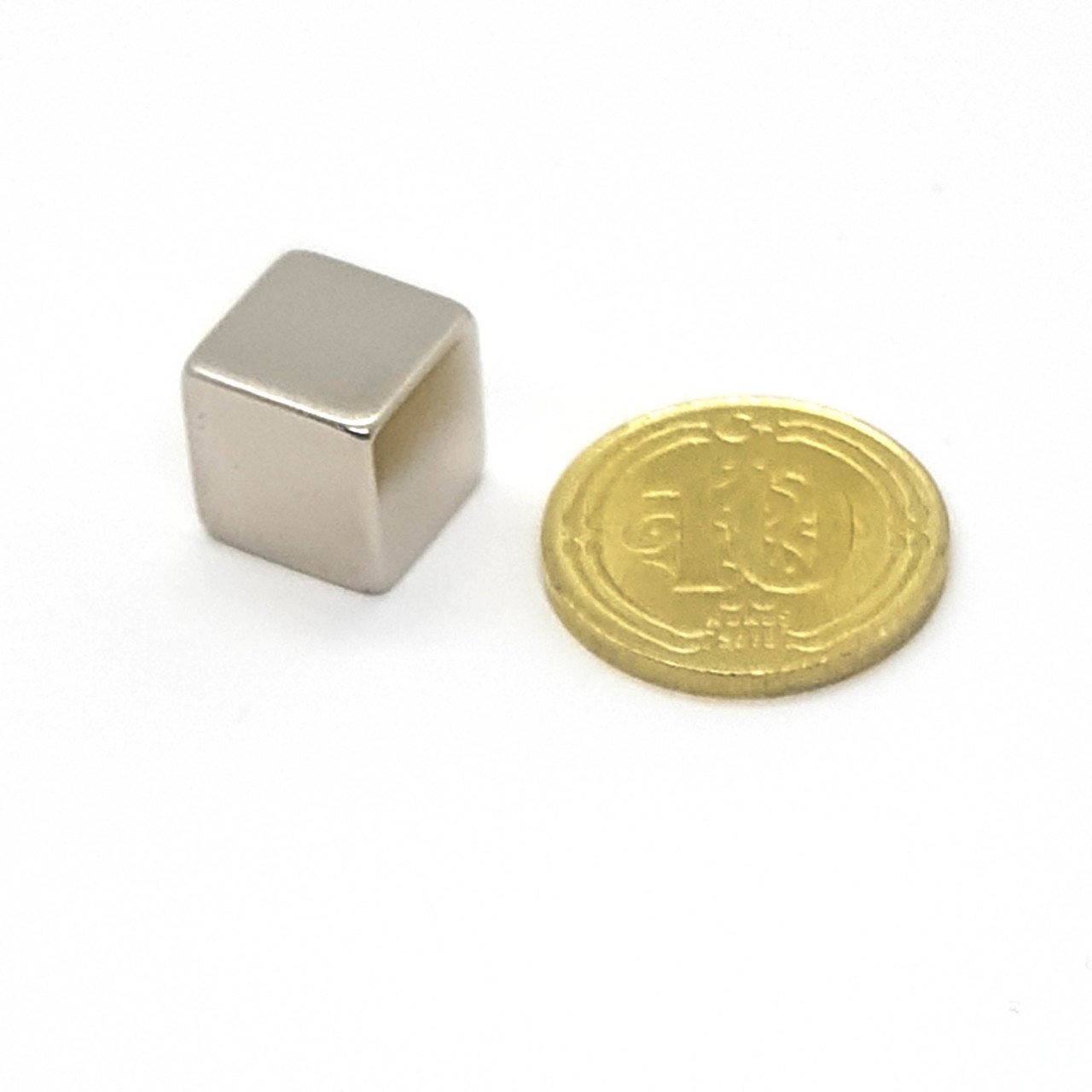 Boy 10mm  En 10mm Kalınlık 10mm N35 seri Güçlü Neodyum Mıknatıs