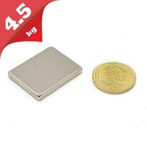 Boy 25mm  En 20mm Kalınlık 3mm N35 seri Güçlü Neodyum Mıknatıs