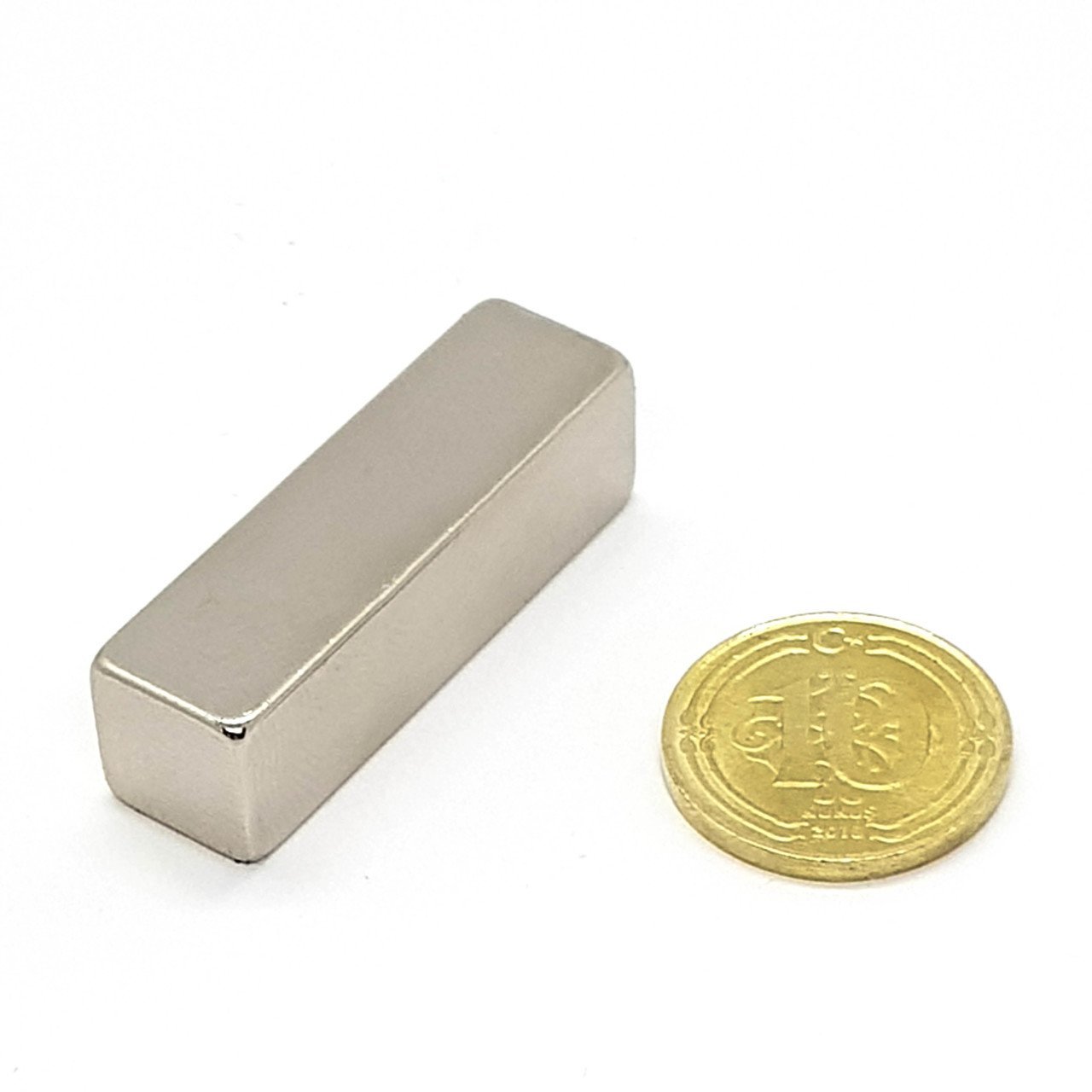 Boy 35mm  En 10mm Kalınlık 10mm N35 seri Güçlü Neodyum Mıknatıs